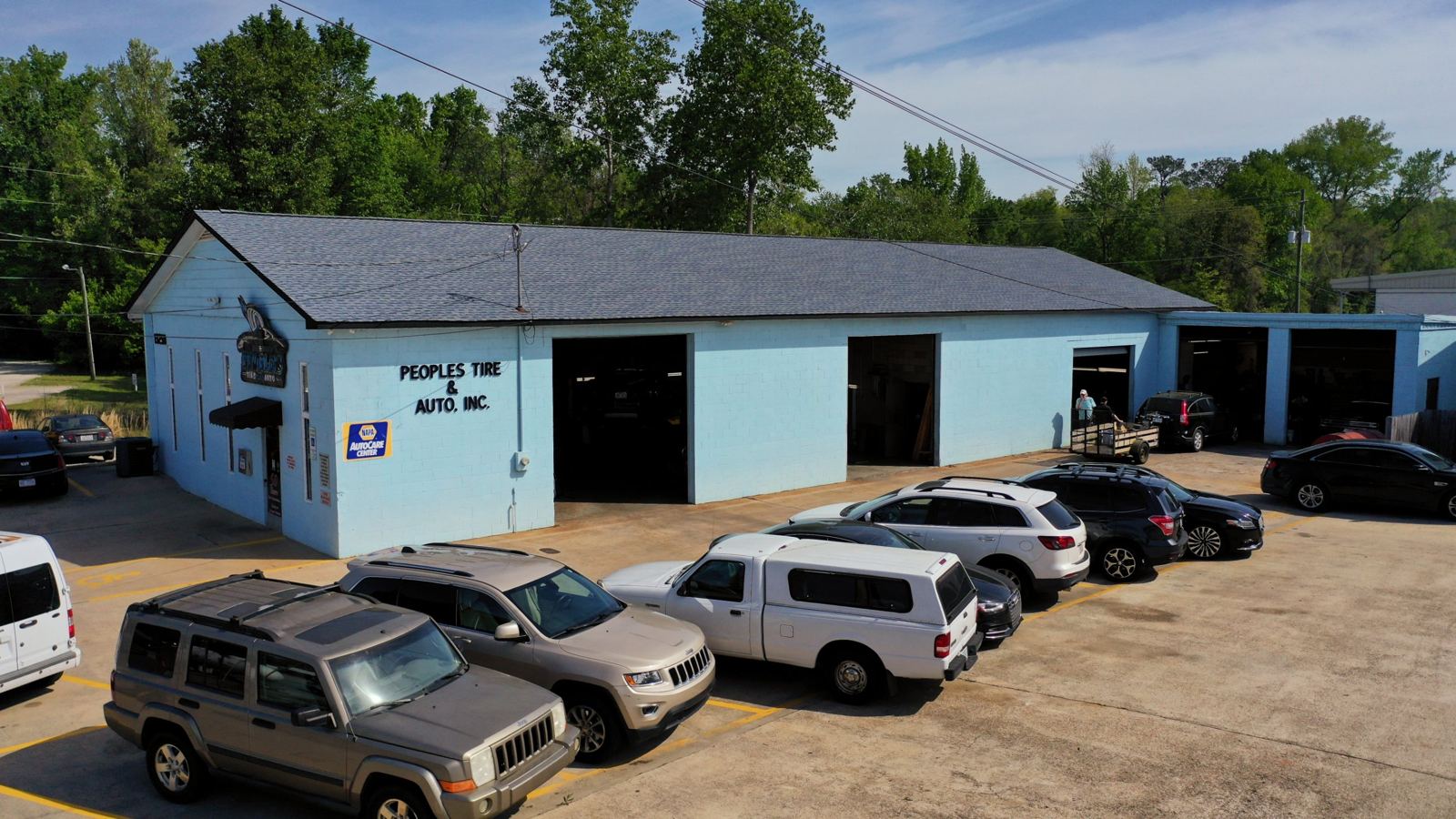 Peoples Tire and Auto on Hodges Street in Raleigh, a family owned shop since 1964